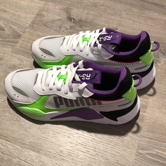 buzz lightyear pumas